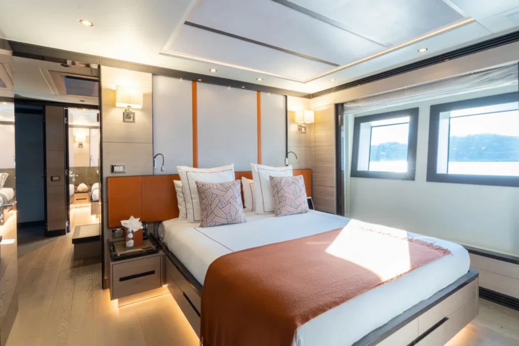 Elizabeth Yacht
