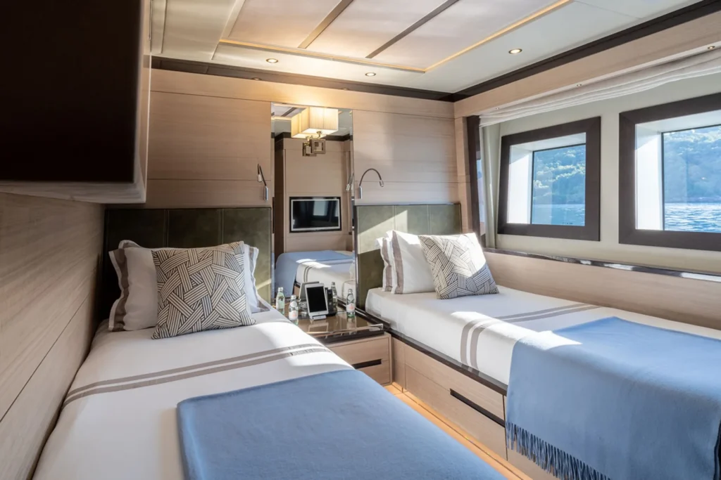 Elizabeth Yacht