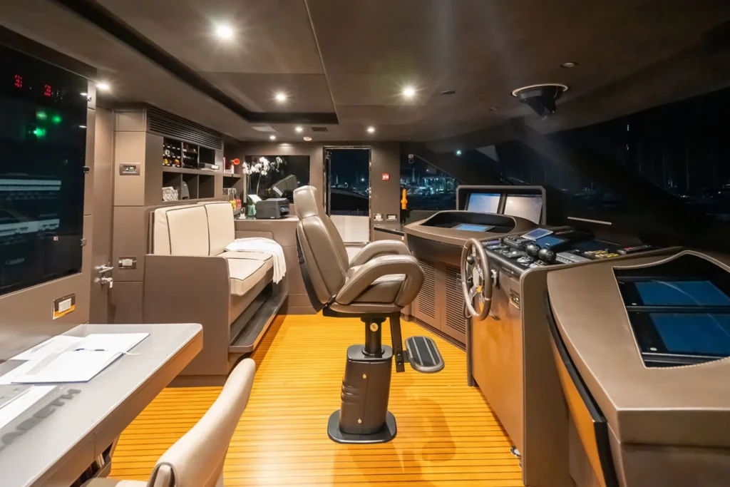 Elizabeth Yacht