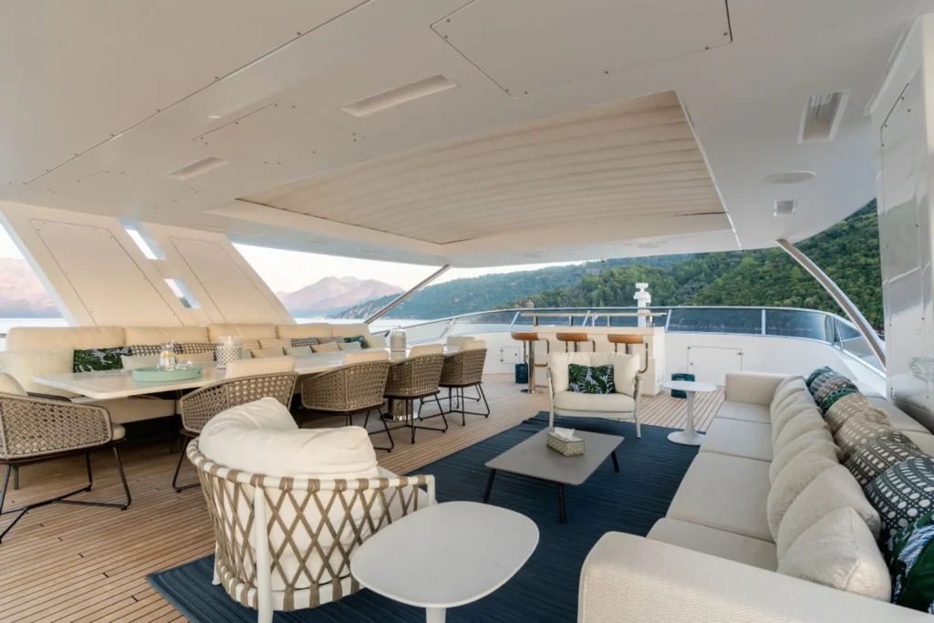 Elizabeth Yacht