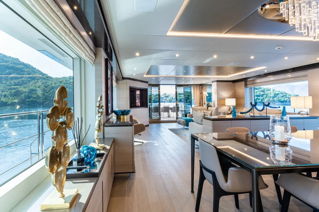 Elizabeth Yacht