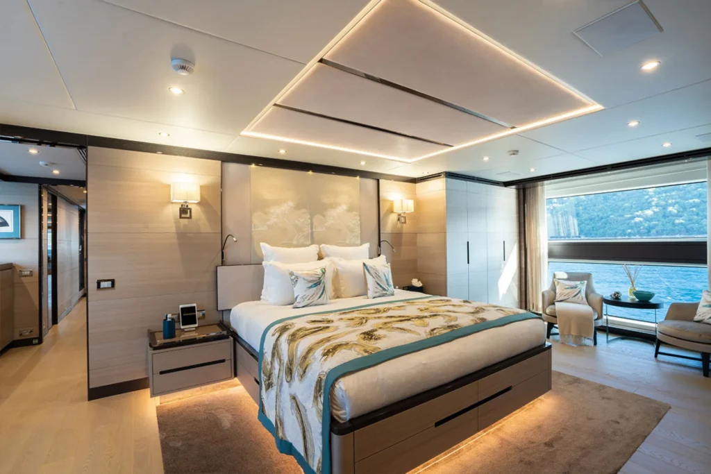 Elizabeth Yacht