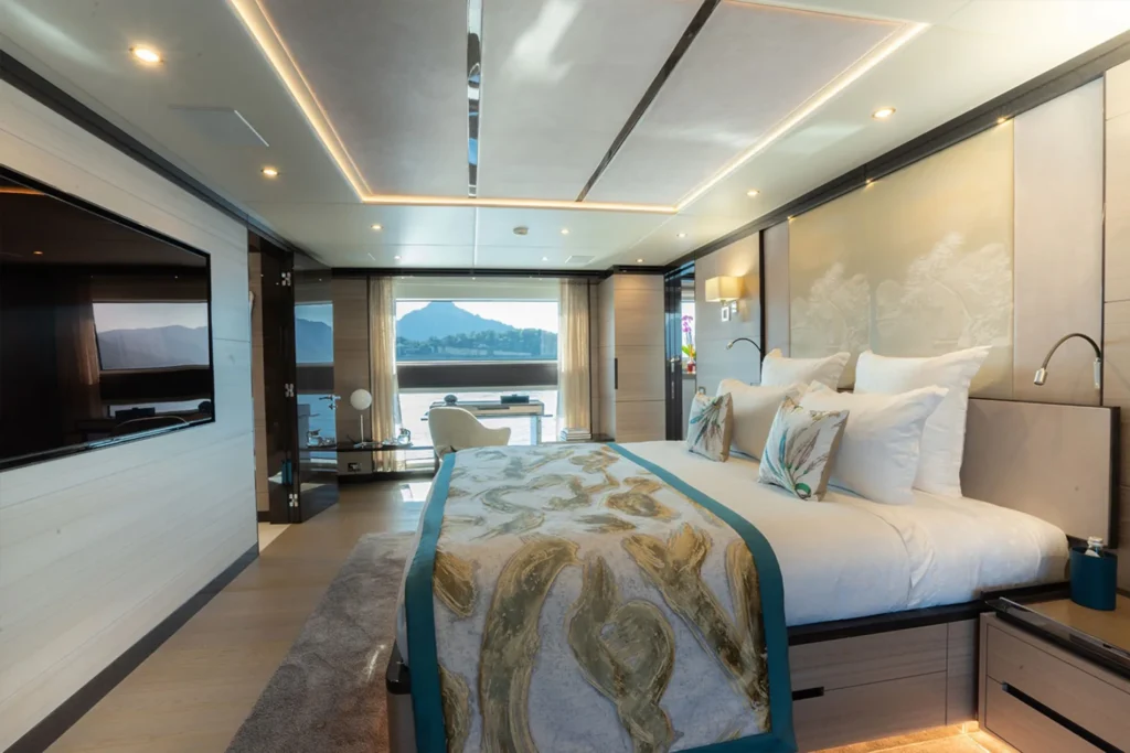 Elizabeth Yacht