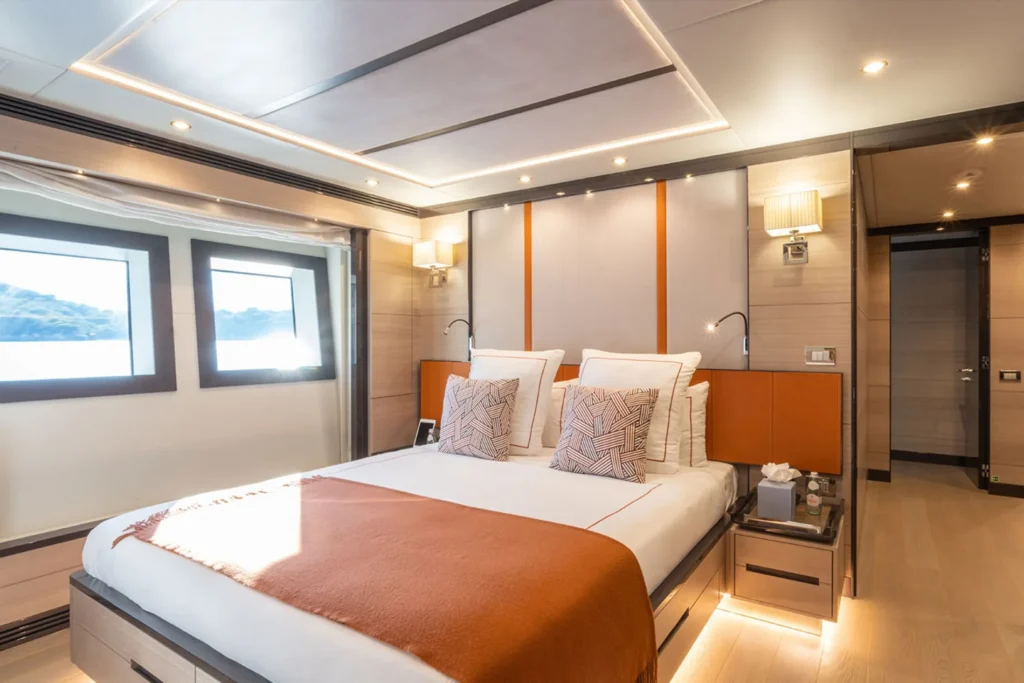 Elizabeth Yacht